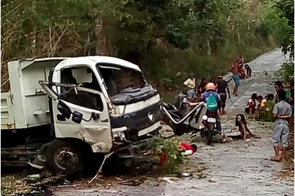 13 قتيلاً في انقلاب شاحنة على طريق جبلي في الفيليبين