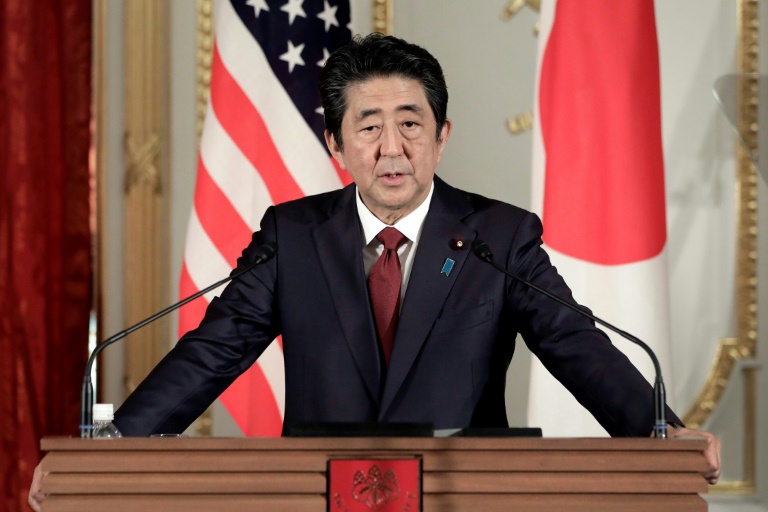 رئيس الوزراء الياباني يزور إيران محاولًا خفض التوتر بين طهران وواشنطن