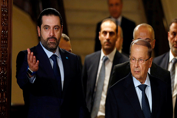 الرئيس اللبناني ميشال عون (يمين) ورئيس الحكومة سعد الحريري