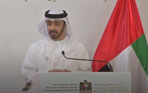 وزير الخارجية الإماراتي، عبد الله بن زايد خلال المؤتمر الصحافي