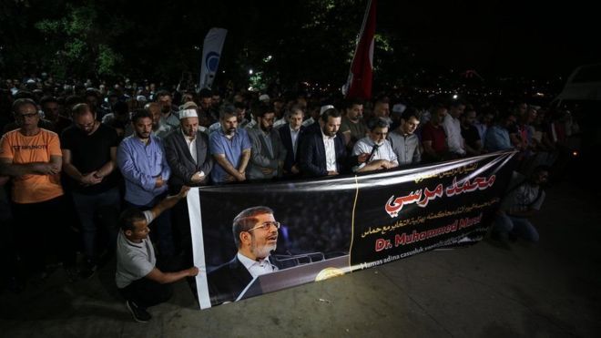 وفاة محمد مرسي: انقسام في الصحف العربية حول الرئيس المصري السابق