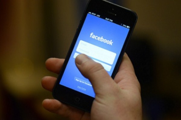 مطالبة برلمانية بمراقبة فيسبوك وتويتر
