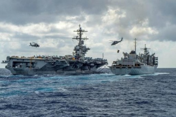 صورة نشرتها البحرية الأميركية تظهر حاملة الطائرات 