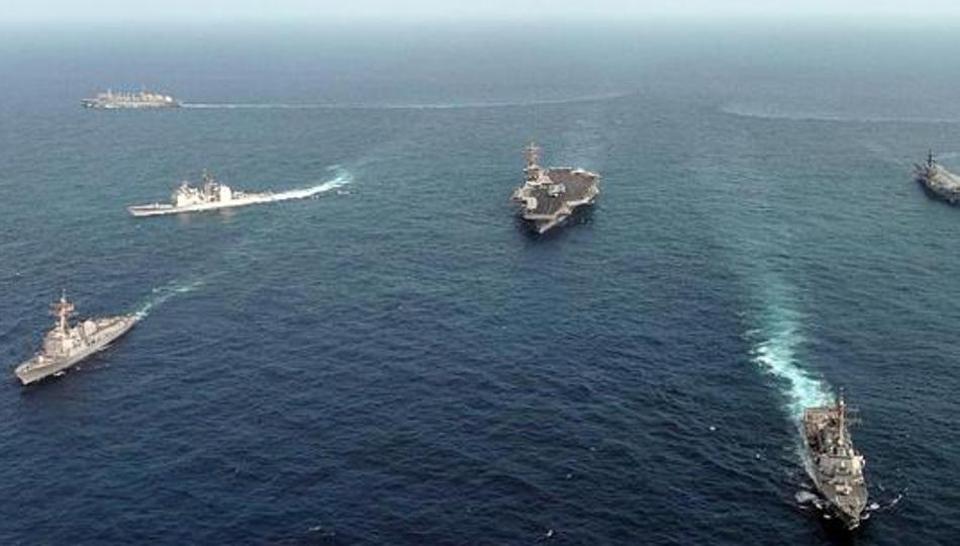 الهند ترسل سفينتين حربيتين إلى الخليج