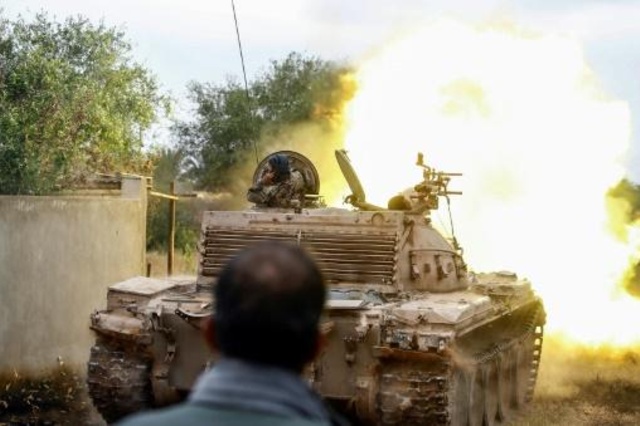قوات حفتر في ليبيا تؤكد تسليم 