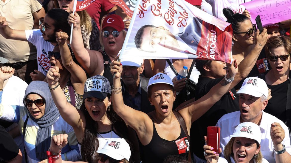 إسطنبول تعود إلى صناديق الاقتراع لإعادة انتخابات عمدة المدينة