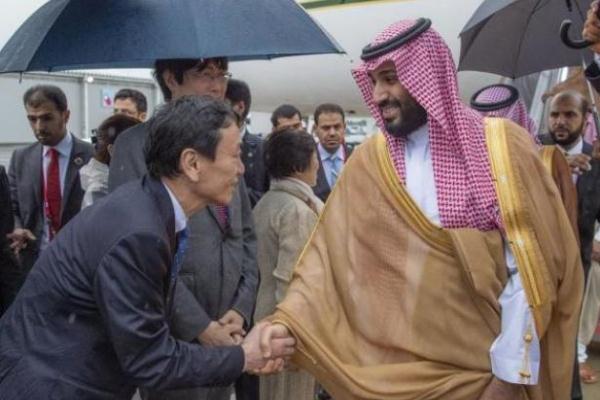 الأمير محمد بن سلمان لدى وصوله إلى اليابان