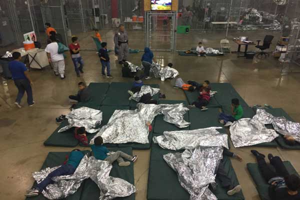 أحد مراكز احتجاز المهاجرين غير الشرعيين في أميركا