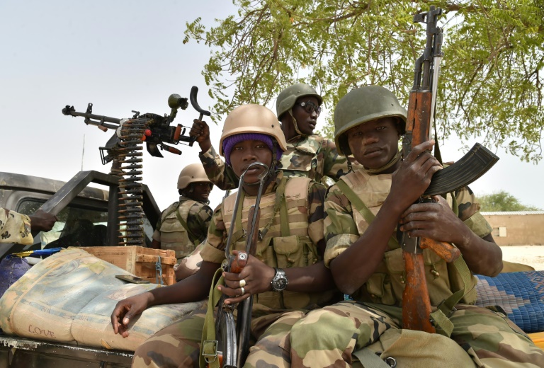 18 قتيلاً و4 مفقودين جراء هجوم على معسكر لجيش النيجر قرب الحدود مع مالي