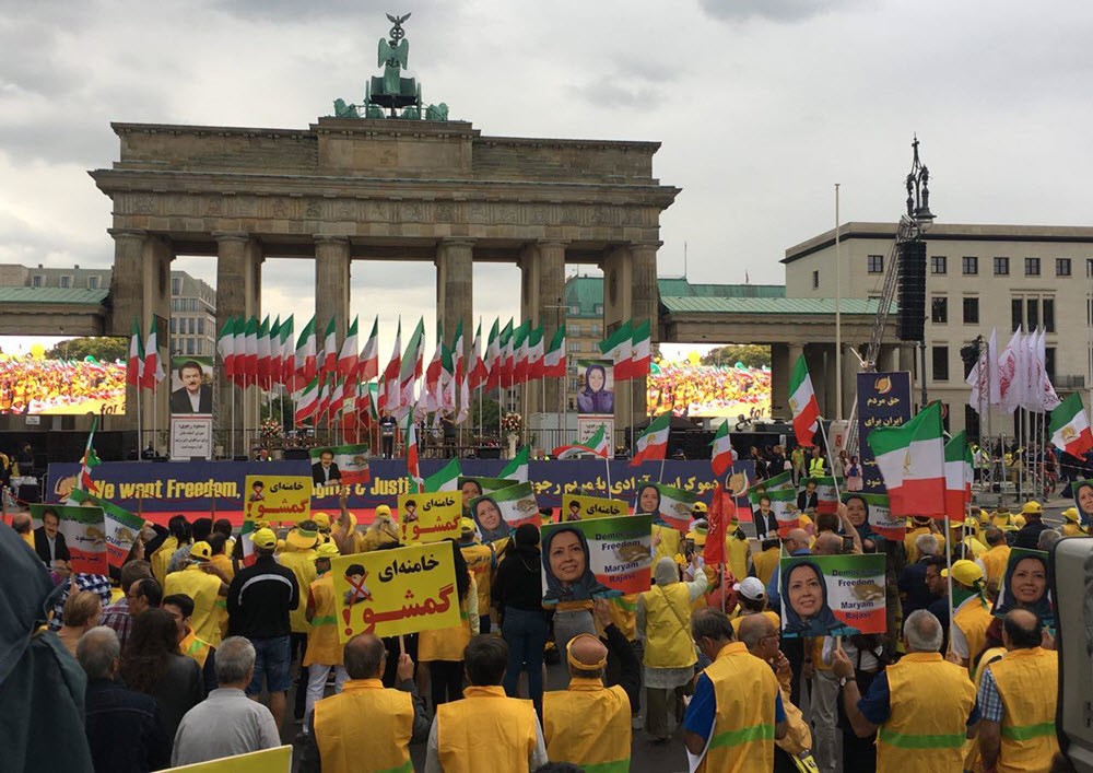 ايرانيون في برلين يتظاهرون ضد نظام طهران