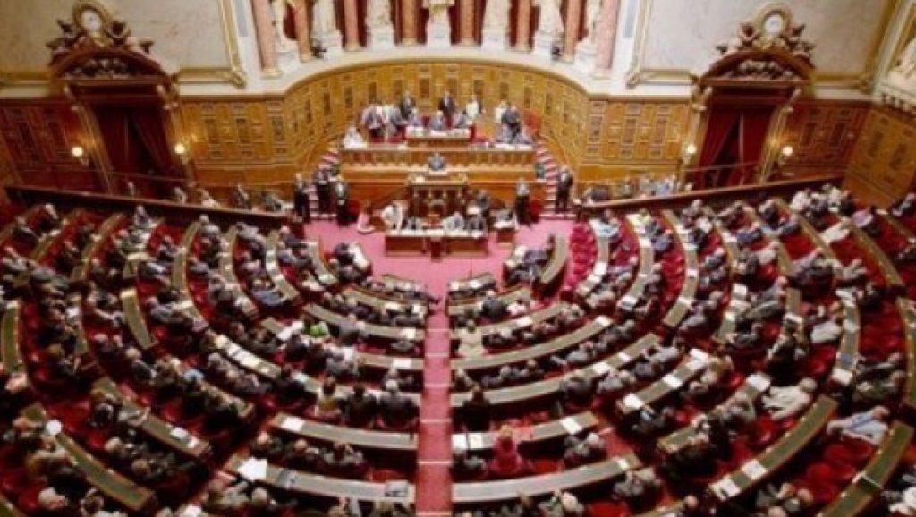 الجمعية العامة في فرنسا تصوت على مشروع قانون ضد الكراهية على الانترنت