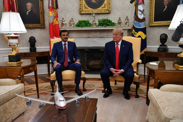 أمير قطر الشيح تميم بن حمد آل ثاني في البيت الابيض الى جانب الرئيس الاميركي دونالد ترمب في التاسع من تموز/يوليو 2019