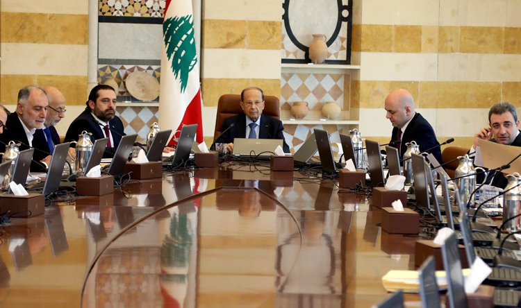 اجتماع سابق للحكومة اللبنانية بحضور الرئيس ميشال عون ورئيس الحكومة سعد الحريري