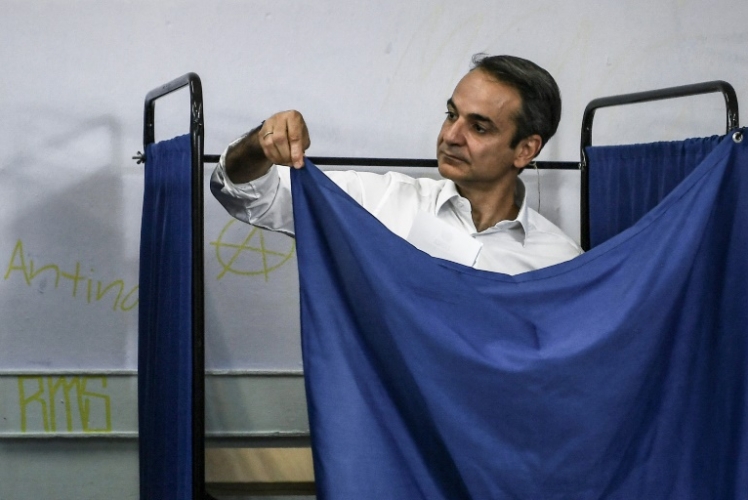 اليمين في طريقه لتحقيق انتصار ساحق في الانتخابات التشريعية في اليونان