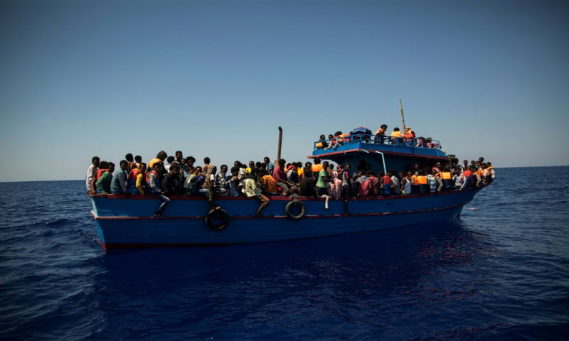 63 نائبا فرنسيا يعتبرون توقيف قبطانة سفينة لإنقاذ المهاجرين 