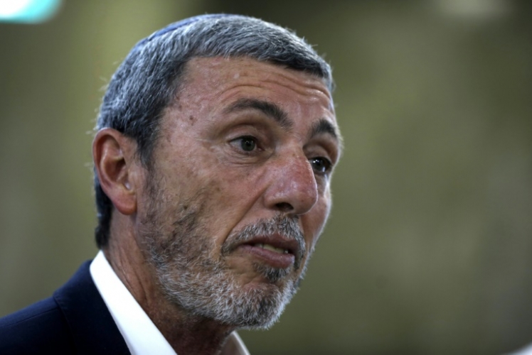 دعوات لإقالة وزير التعليم الإسرائيلي بسبب تعليقاته حول علاج للمثليين
