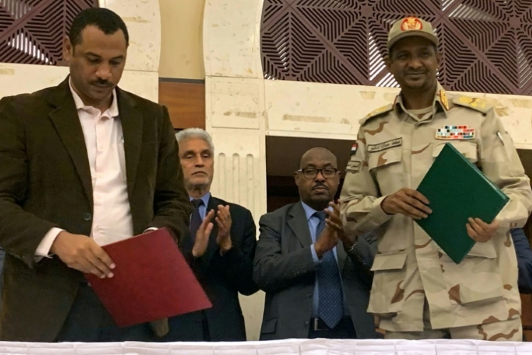 سبعة أشهر من الأزمة السياسية في السودان وصولا الى اتفاق