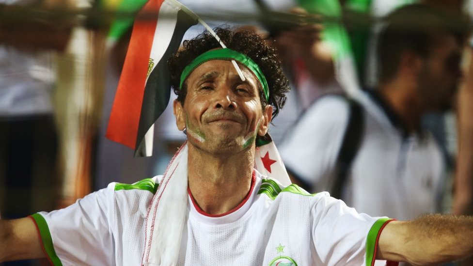 كأس الأمم الأفريقية: هل ساعدت البطولة الجزائريين والمصريين على التغلب على أحقاد الماضي؟