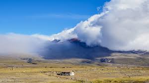 إجلاء مئات الأشخاص المقيمين بسبب نشاط بركاني في البيرو