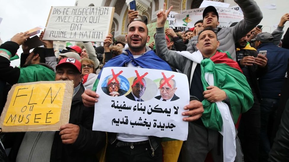 مظاهرات الجزائر: ثورة الابتسامة، وثائقي لبي بي سي