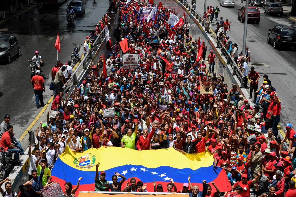 أنصار مادورو يتظاهرون ضد المفوّضة السامية لحقوق الإنسان