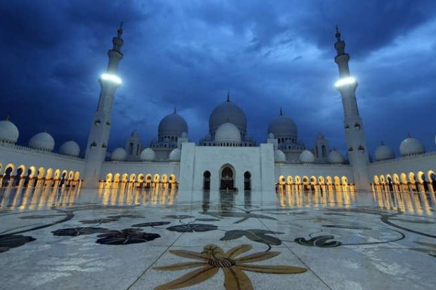 نحو 4,5 ملايين زائر لمسجد الشيخ زايد في 2019