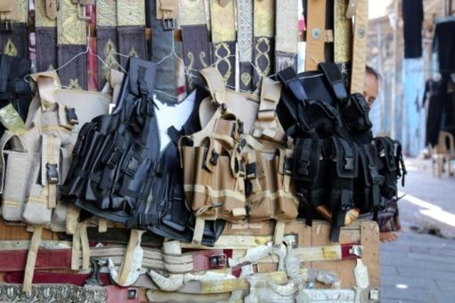سوق تعز التاريخية في اليمن من الحرف اليدوية إلى بيع السلاح