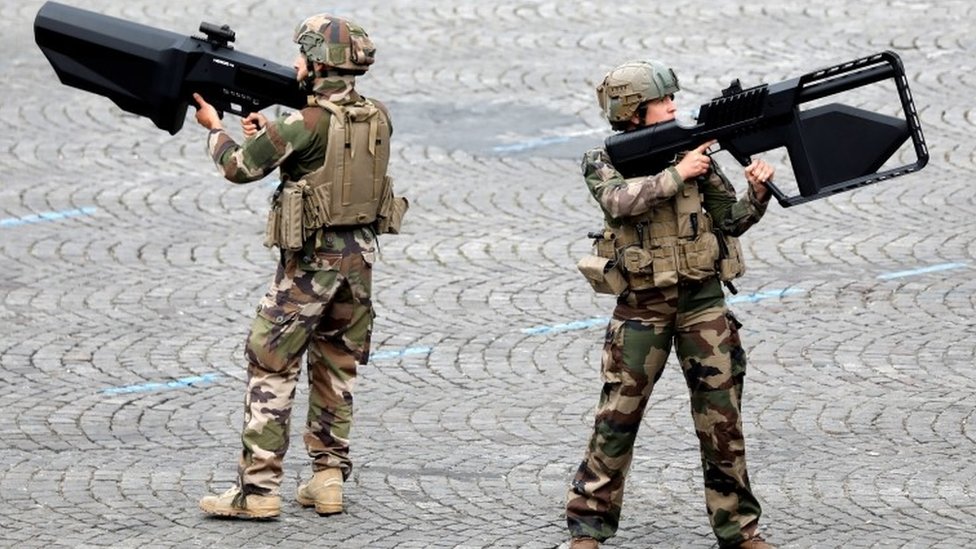 الجيش الفرنسي يجند كُتّاب خيال علمي للتنبؤ بحروب المستقبل