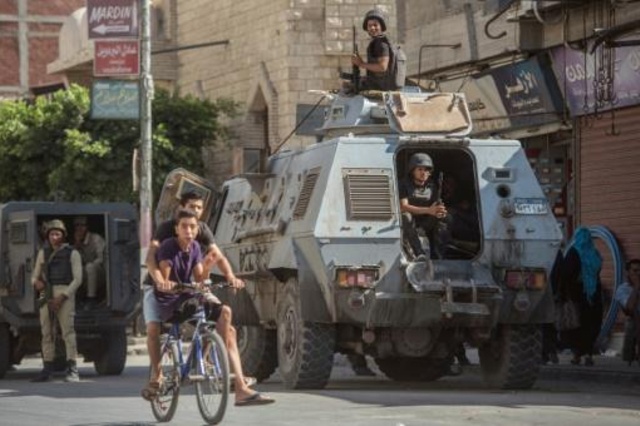 دورية للشرطة المصرية في أحد شوارع العريش شمال سيناء 