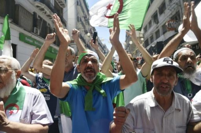 القضاء الجزائري يرفض طلب الافراج عن أحد رموز حرب الاستقلال