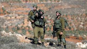 مقتل فلسطيني وإصابة ثلاثة جنود إسرائيليين بجروح في إطلاق نار على حدود غزة