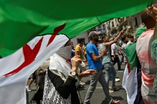 انتشار أمني كثيف في العاصمة الجزائرية في الجمعة 24 من التظاهرات