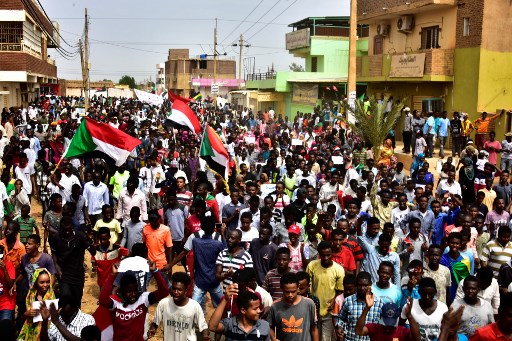 التظاهرات تعم السودان من جديد بعد مقتل الطلاب في الأبيض