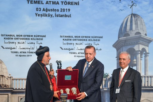 أردوغان يضع حجر الأساس لكنيسة سريانية