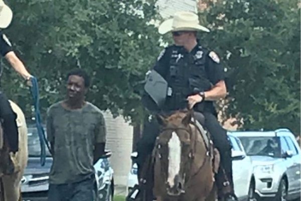 شرطة ولاية تكساس تعتذر عن جر رجل أسود بحبل بعد اعتقاله