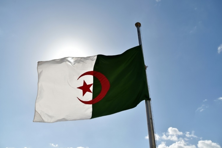 قائد الجيش الجزائري: المطالب 