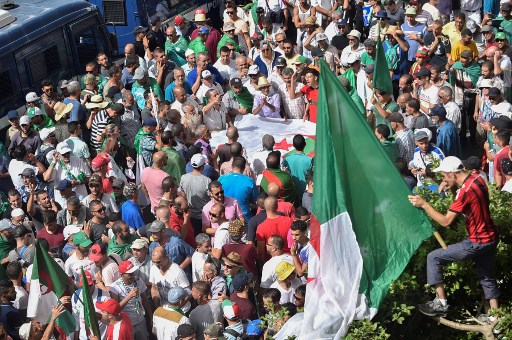 طلاب يتظاهرون في الجزائر للأسبوع الـ25 على التوالي رغم العطلة