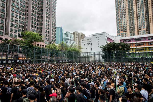 تظاهرة حاشدة في حي مونغكوك في هونغ كونغ السبت 3 أغسطس 2019