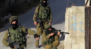 مقتل فلسطيني أطلق النار على جنود إسرائيليين على حدود قطاع غزة