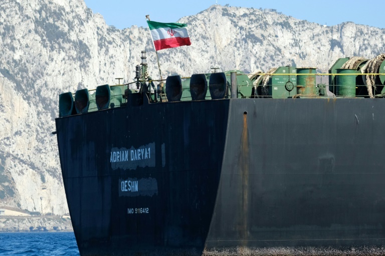 اليونان: الناقلة النفطية الإيرانية لم تطلب الرسو في موانئنا
