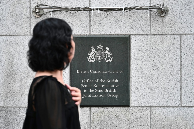 عائلة موظف في قنصلية بريطانيا في هونغ كونغ تؤكد توقيفه في الصين