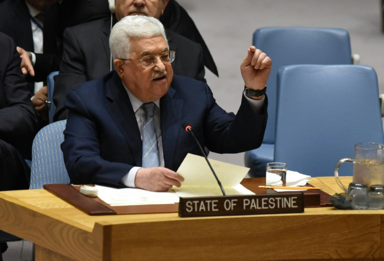 الرئيس الفلسطيني ينهي خدمات كافة مستشاريه