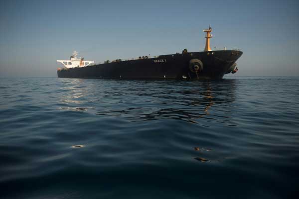 ناقلة النفط الايرانية 