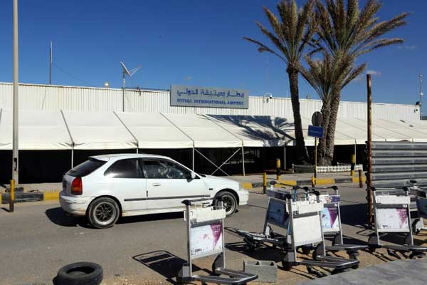 مطار معيتيقة الدولي في العاصمة الليبية طرابلس في 8 إبريل 2019