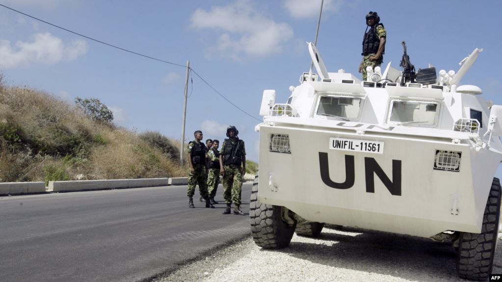 سقوط بقايا قنبلة مضيئة اسرائيلية في موقع للأمم المتحدة في جنوب لبنان