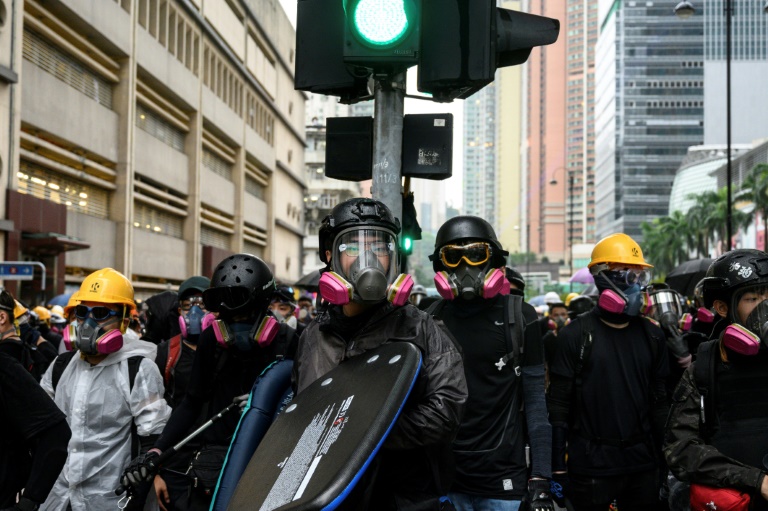 اعتقال ناشط داعم للديموقراطية في هونغ كونغ