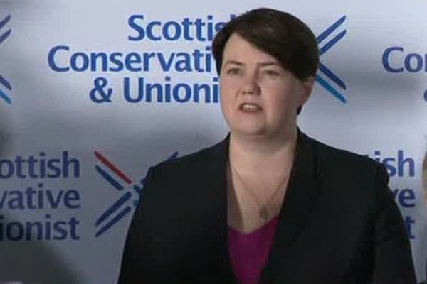 السياسية الاسكوتلندية المحافظة روث ديفيدسون 