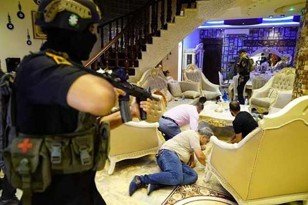 مداهمة أوكار القمار والدعارة والمخدرات في بغداد