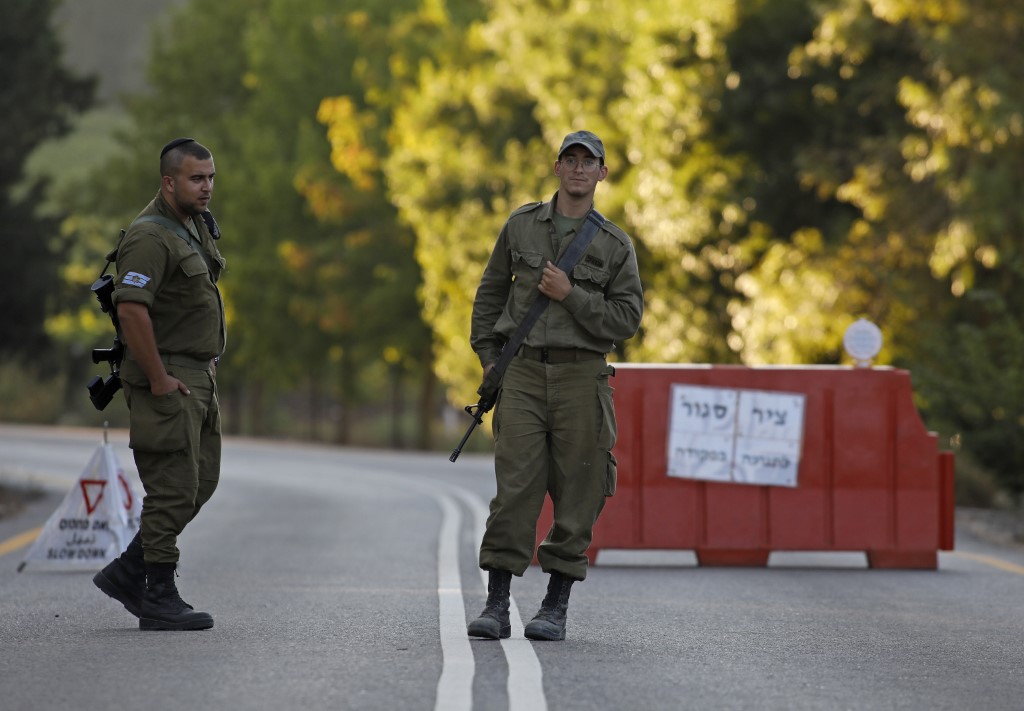 جنود إسرائيليون متأهبون على الحدود مع لبنان