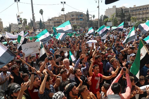 تظاهرات في إدلب مناهضة لدمشق وموسكو